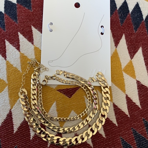 H&M gold anklets set of 3 - Picture 2 of 4